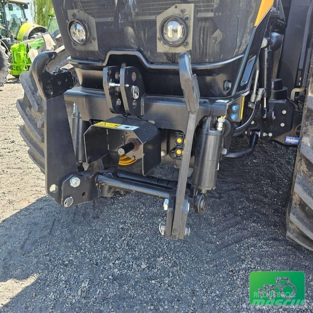 JCB FASTRAC 8330 الجرارات