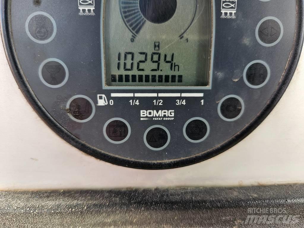 Bomag BW 174 A P-4 مداحل ثنائية الاسطوانة