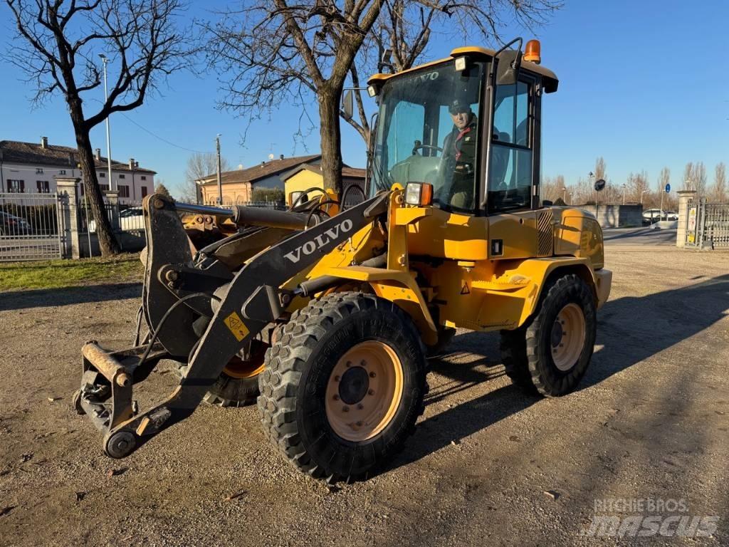 Volvo L 30 G لوادر بعجل