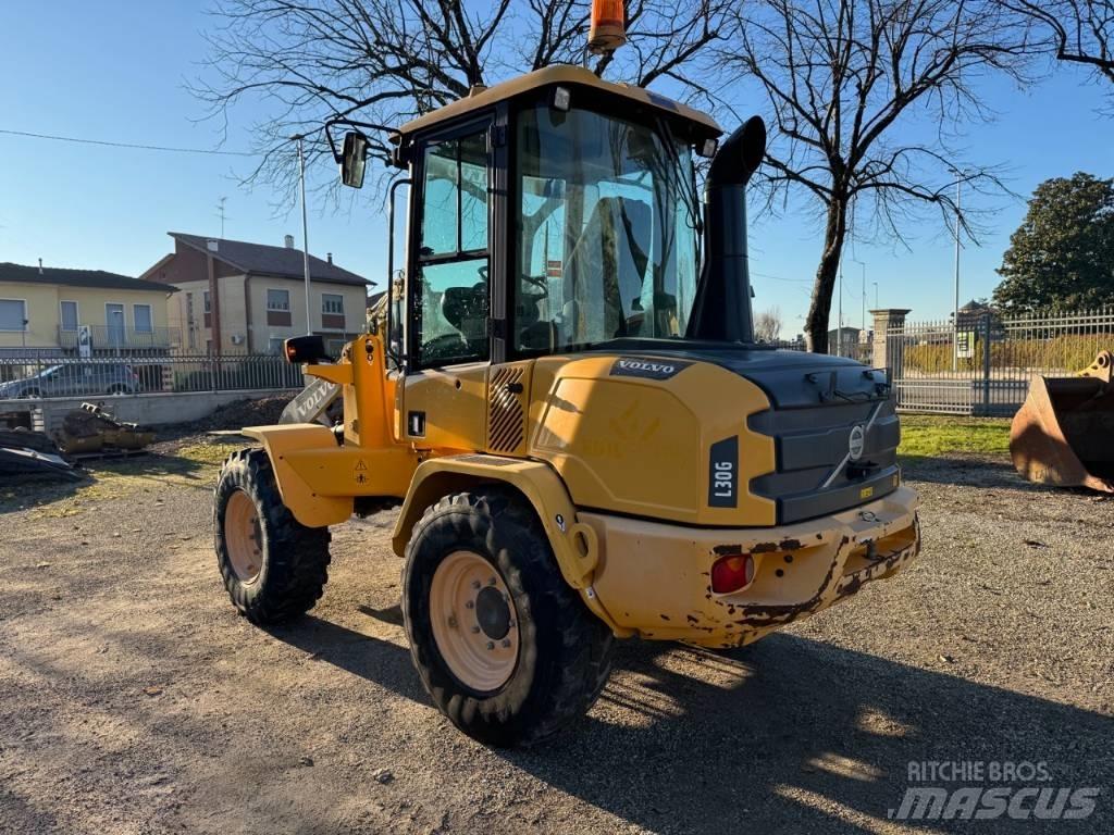 Volvo L 30 G لوادر بعجل