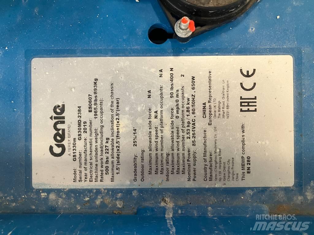 Genie GS 1330 رافعات مقصية الشكل