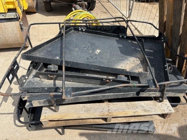 Volvo EC 27 D حفارات صغيرة أقل من 7 طن (حفارات صغيرة)