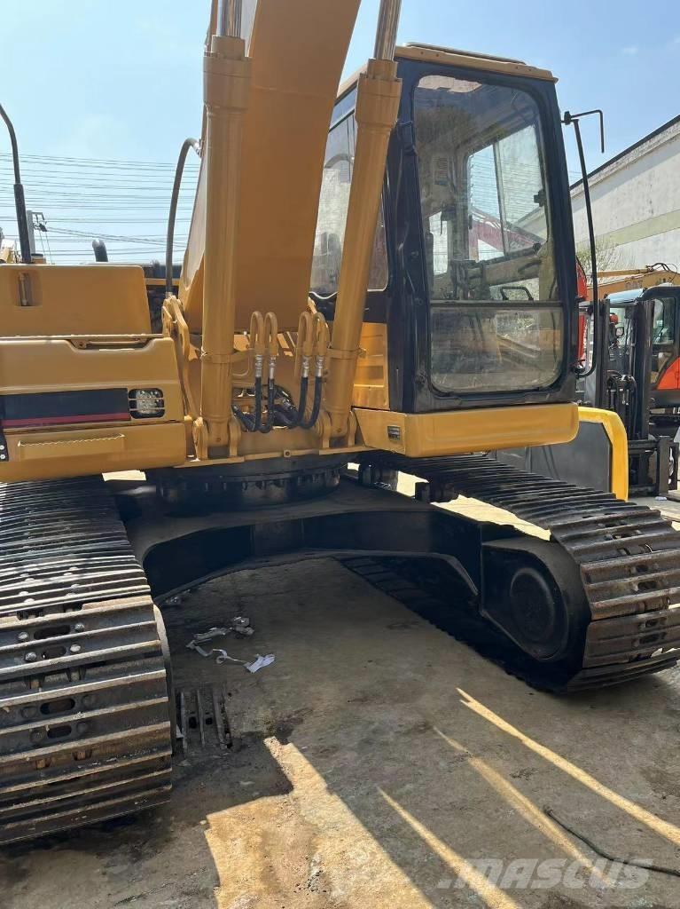 CAT 320 B L حفارات زحافة