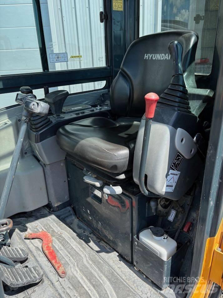 Hyundai R25Z-9 AK حفارات صغيرة أقل من 7 طن (حفارات صغيرة)