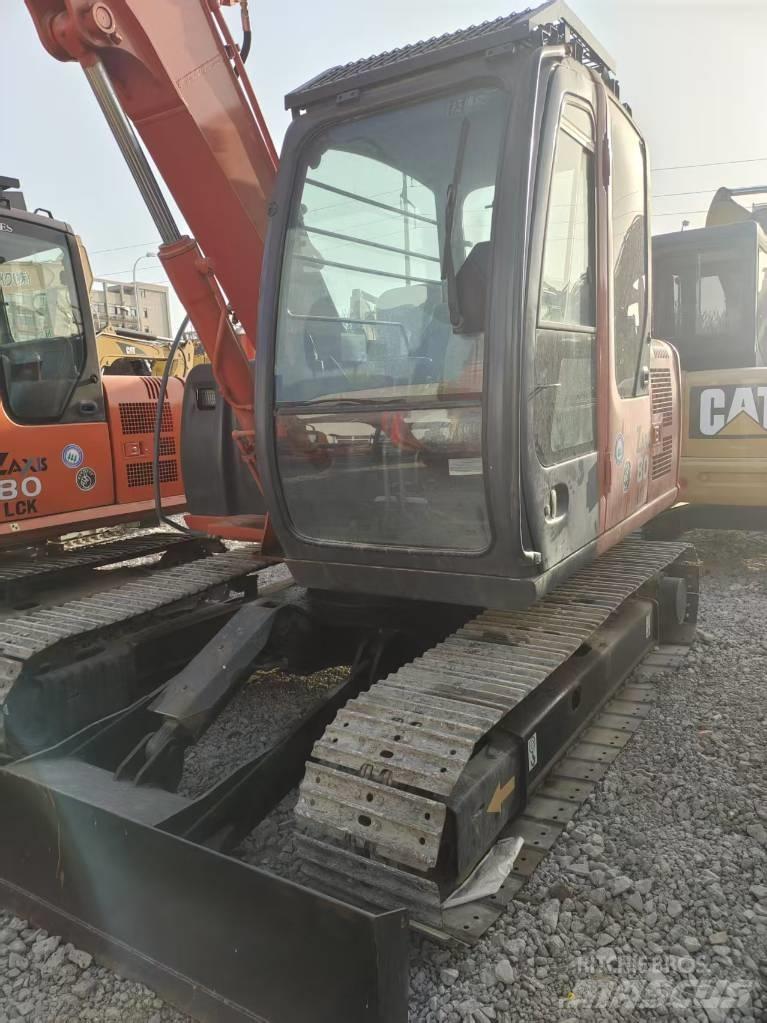 Hitachi ZX 80 حفارات وسط 7 طن - 12 طن