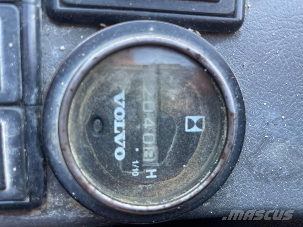 Volvo EC 360 B N LC حفارات زحافة