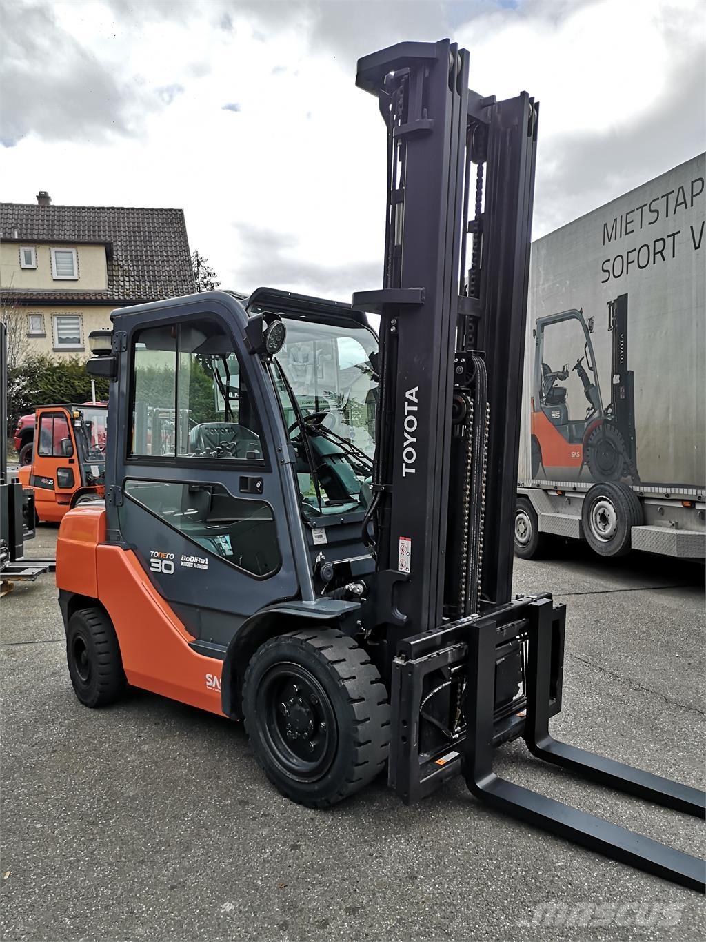 Toyota 02-8FDF30 شاحنات الديزل