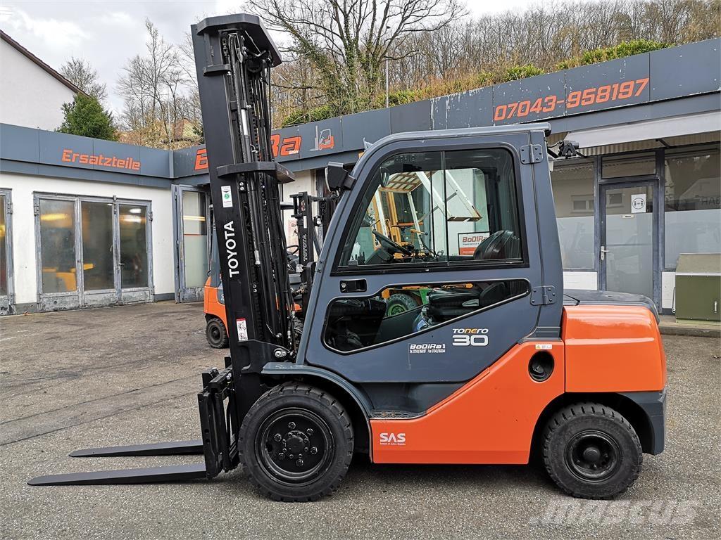 Toyota 02-8FDF30 شاحنات الديزل