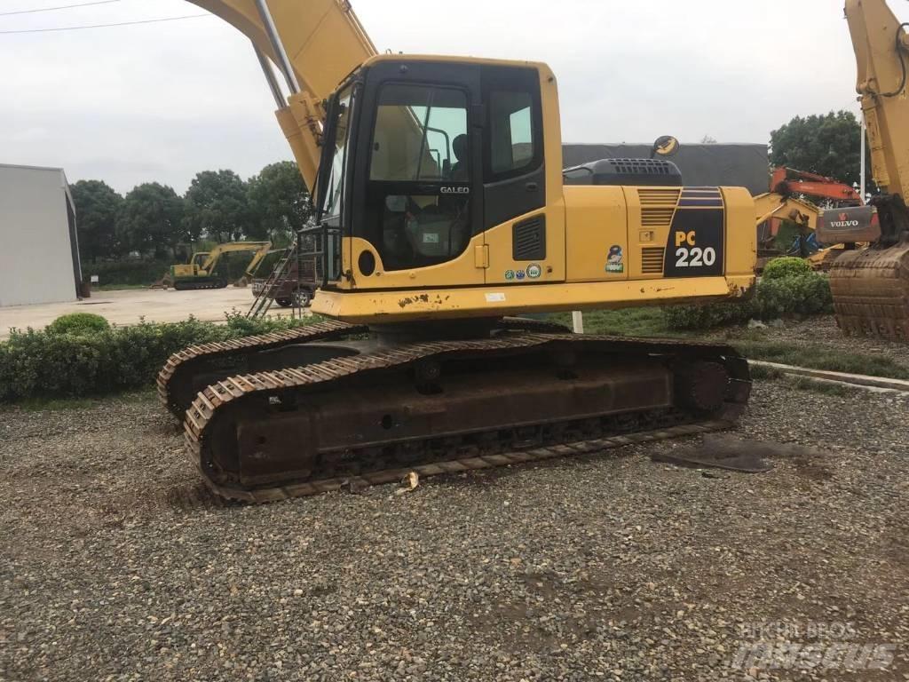 Komatsu pc220-8 حفارات زحافة