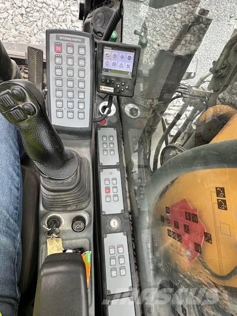 Liebherr A 916 حفارات بعجل