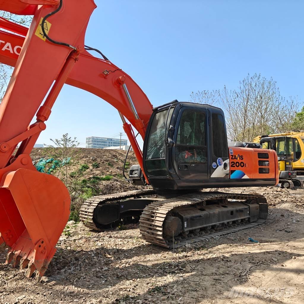 Hitachi ZX200 حفارات زحافة