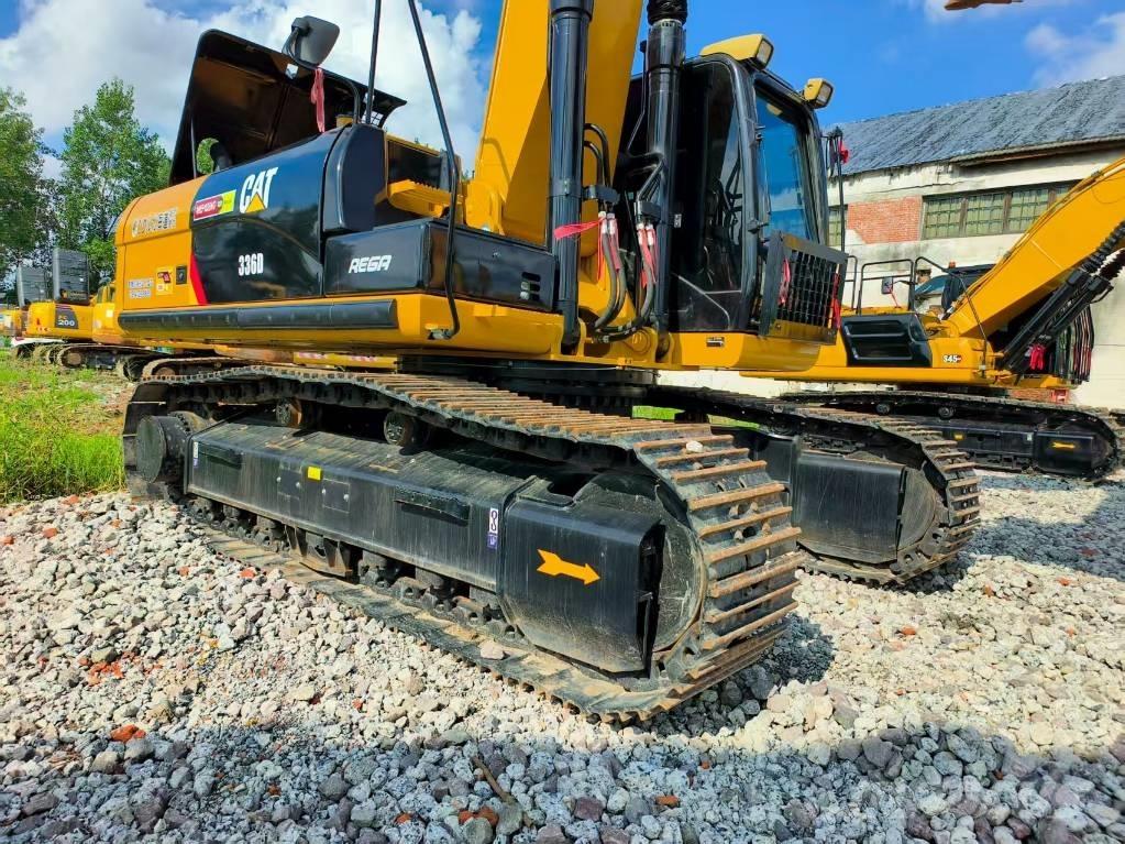 CAT 336 D حفارات زحافة
