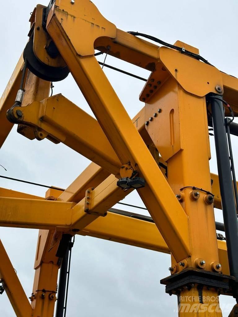 Combilift SC 3 T مناولات حاويات