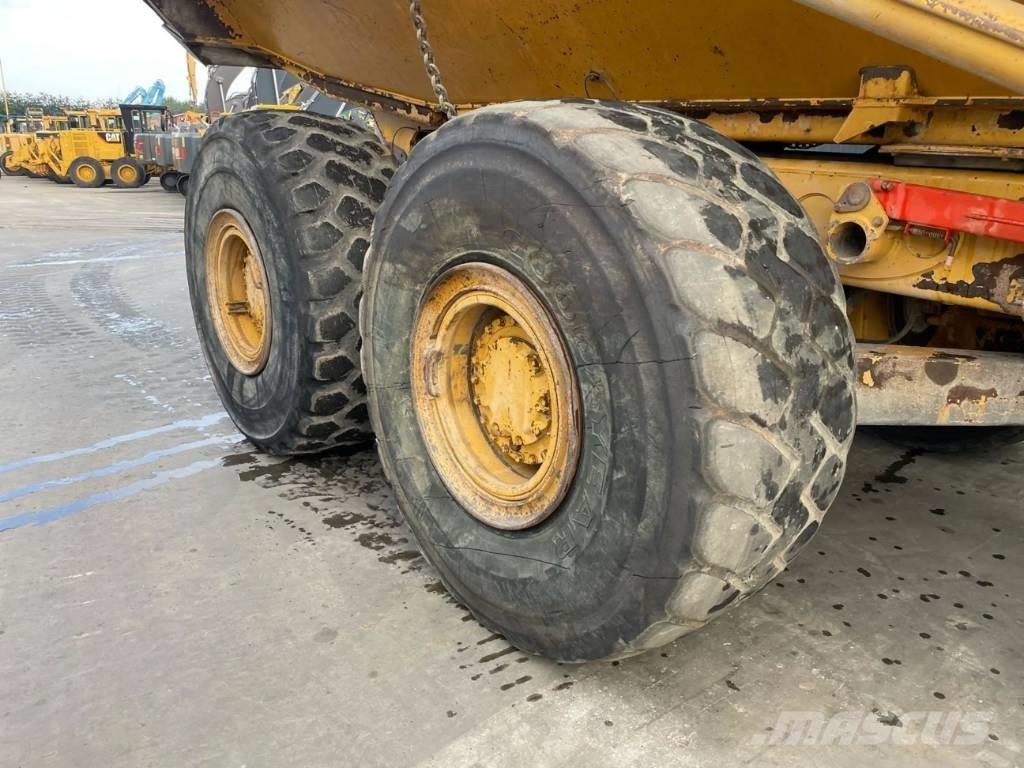 CAT 735 ساحبات مفصلية