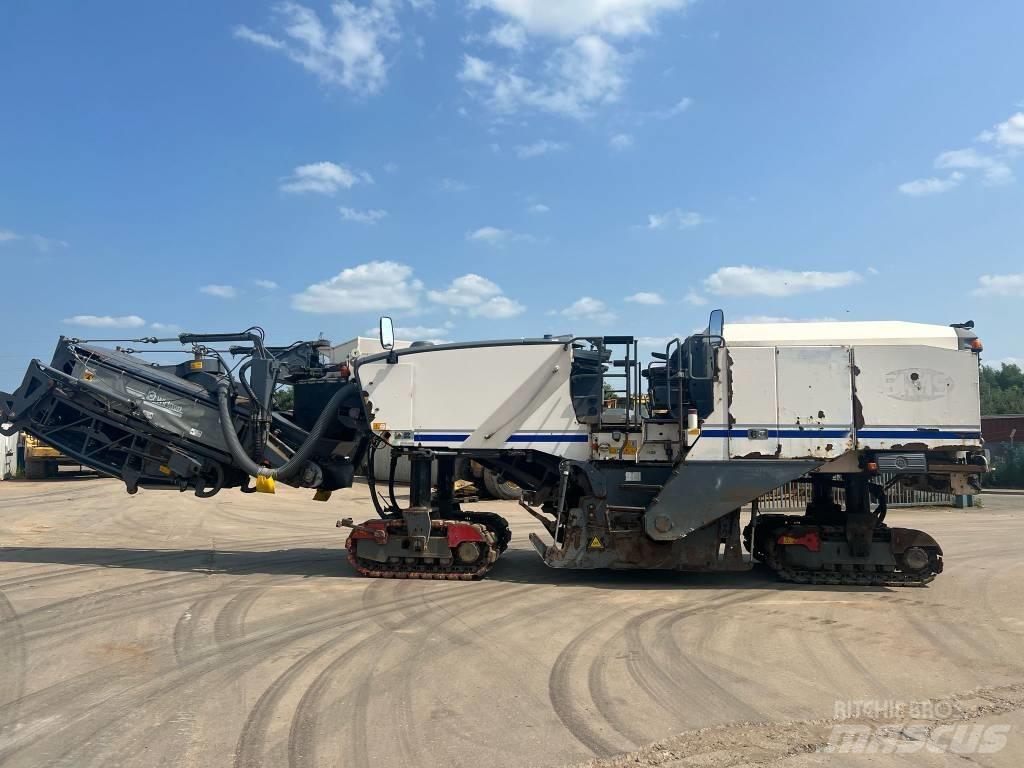 Wirtgen W 220 ماكينات الكشط البارد للأسفلت