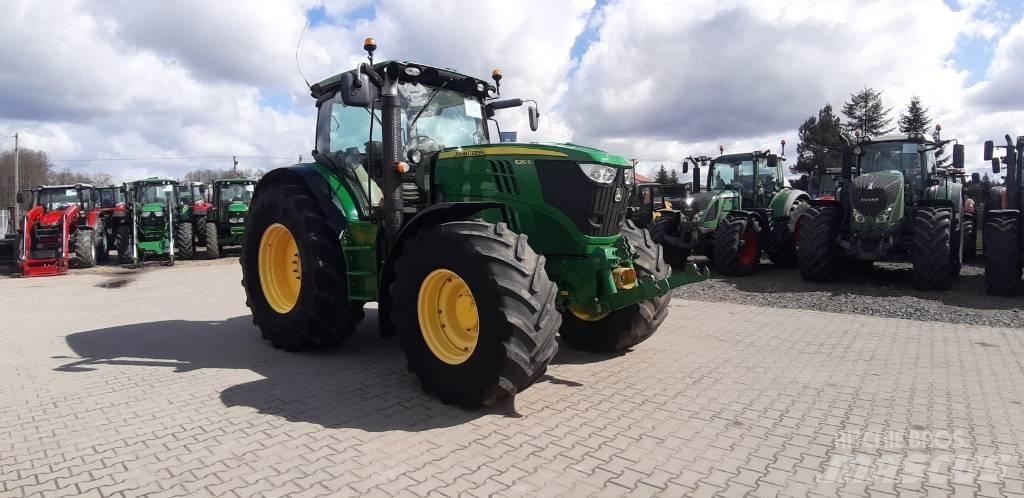 John Deere 6210 R الجرارات