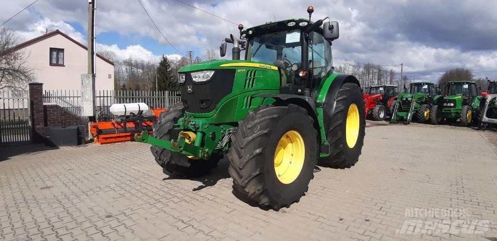 John Deere 6210 R الجرارات