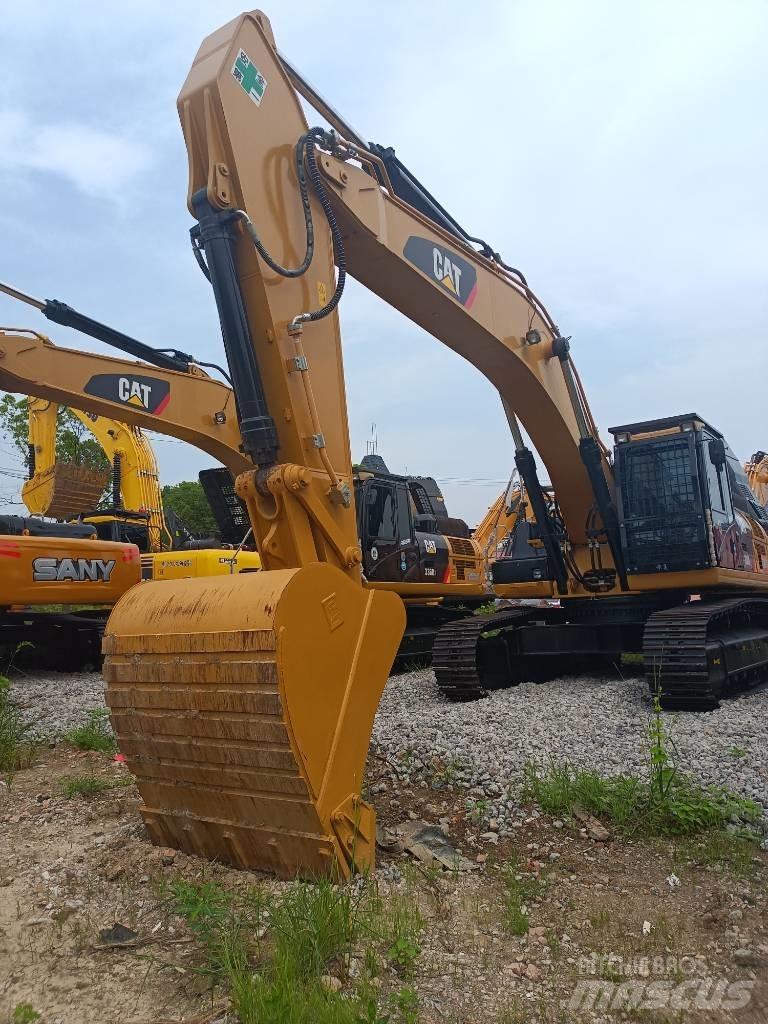 CAT 330 D حفارات زحافة