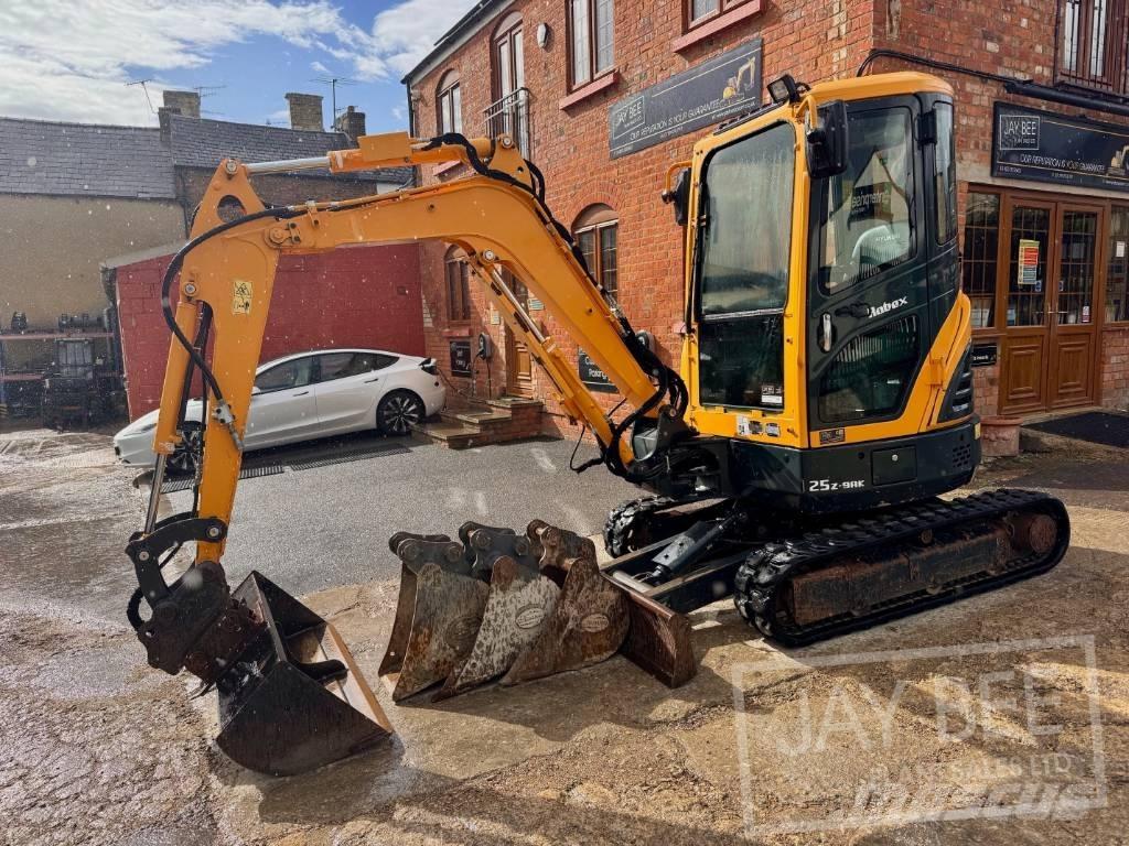 Hyundai R25Z-9 AK حفارات صغيرة أقل من 7 طن (حفارات صغيرة)
