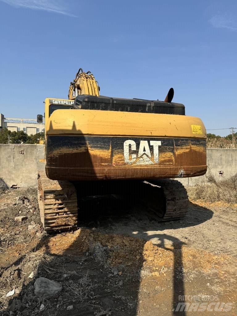 CAT 330C حفارات زحافة