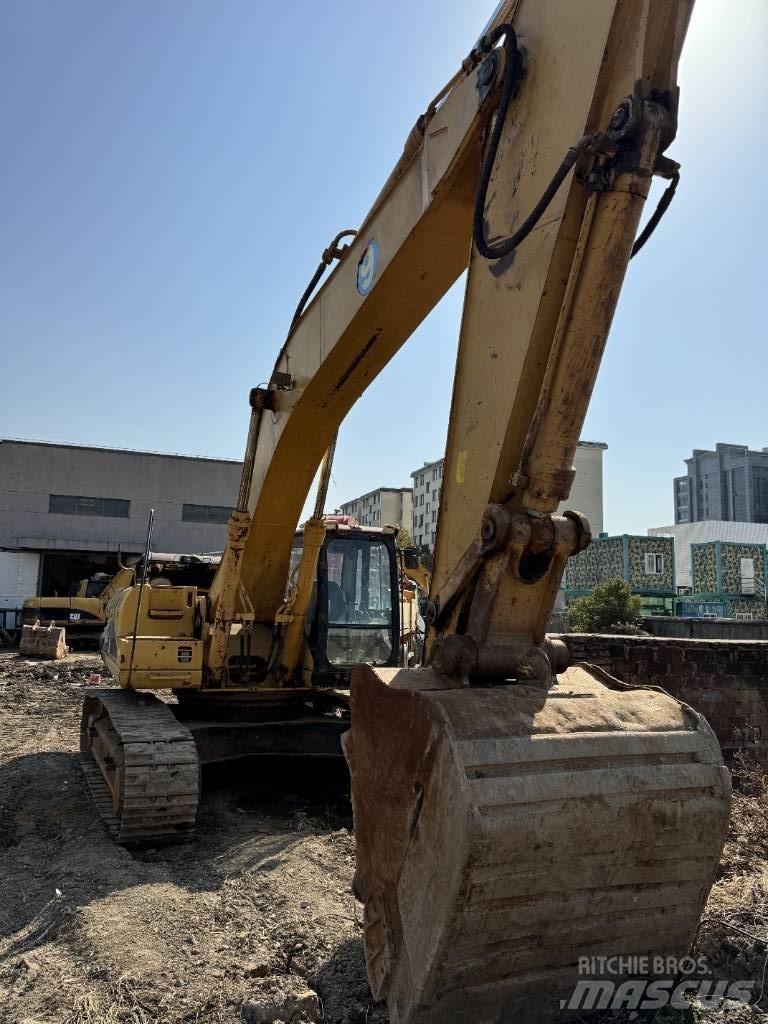 CAT 330C حفارات زحافة