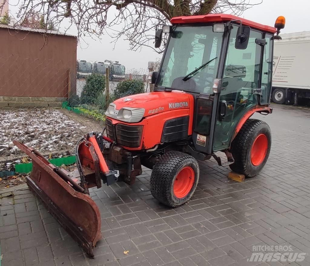 Kubota B2530 جرارات مدمجة