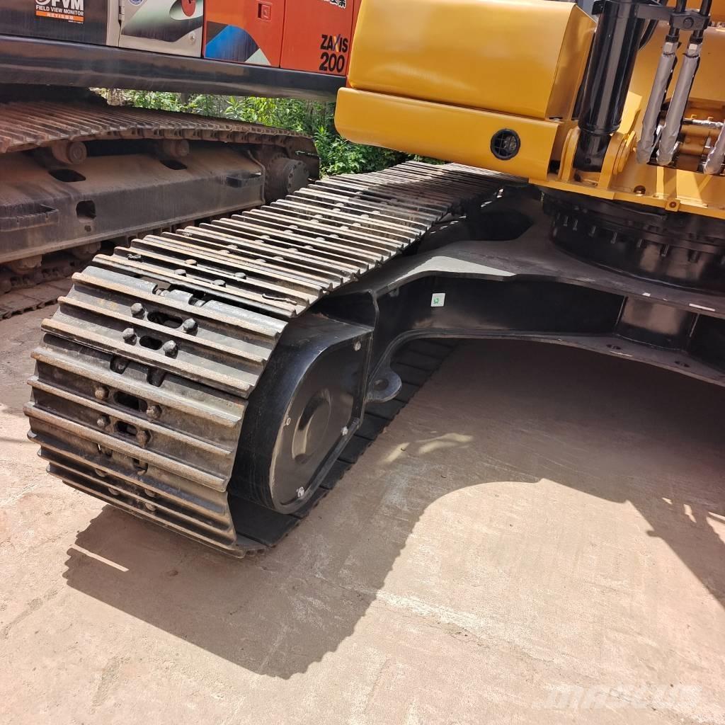 CAT 320 حفارات زحافة