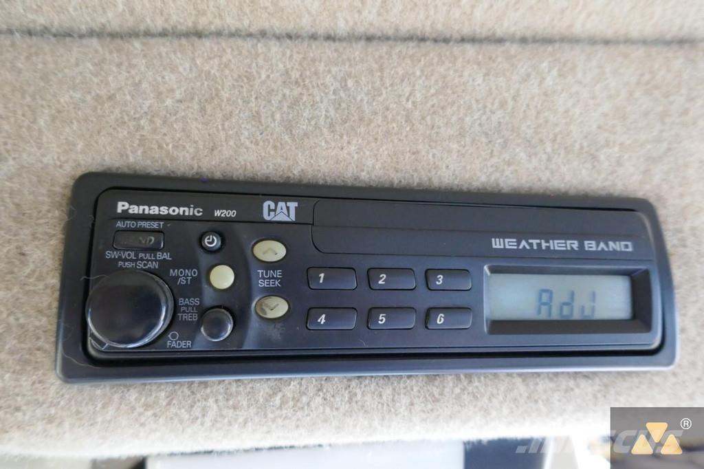 CAT 143H معدات تمهيد الطرق