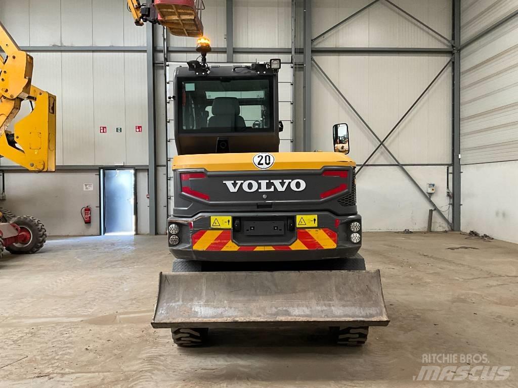 Volvo EW 60 E حفارات بعجل