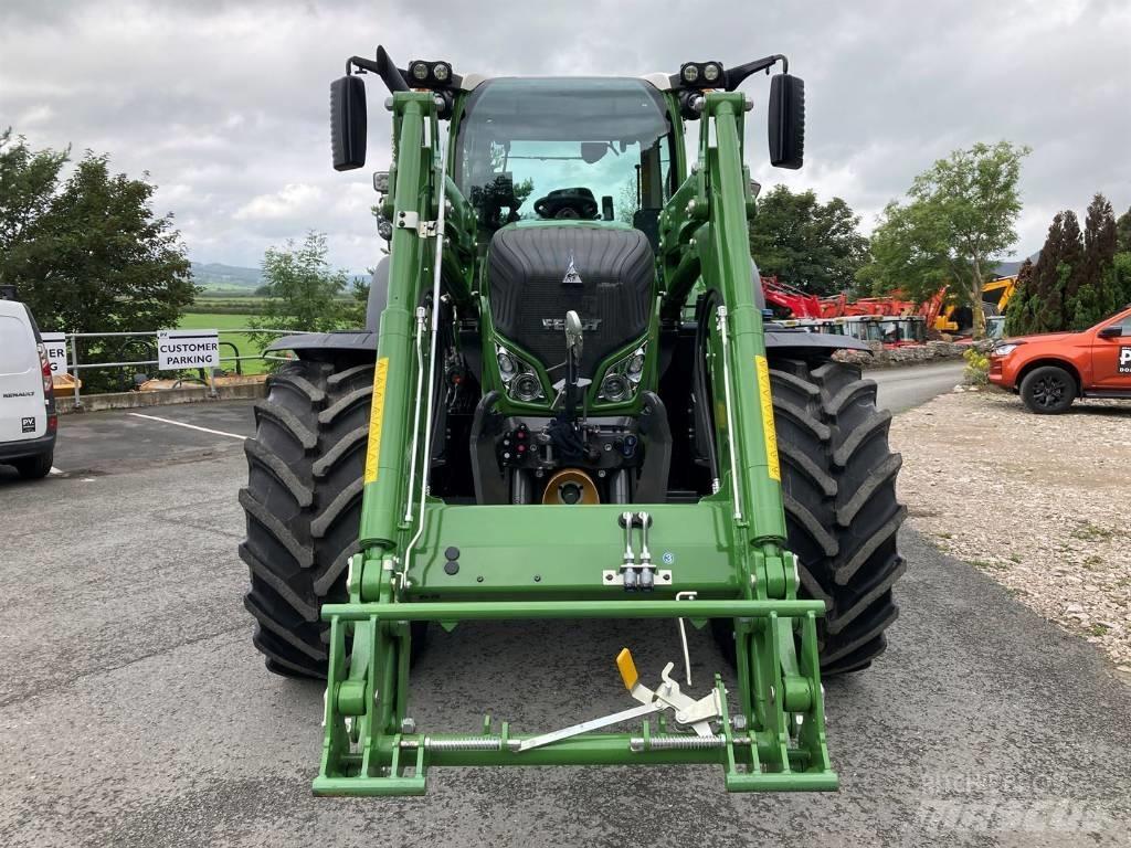 Fendt 724 Profi Plus الجرارات
