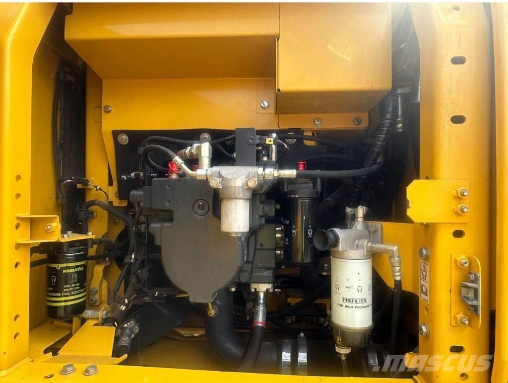 Komatsu PC 210 LC-11 حفارات زحافة