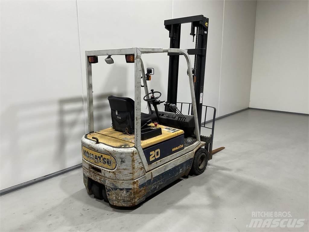 Komatsu FB20M-2E شاحنات ذات رافعات شوكية تعمل بالكهرباء