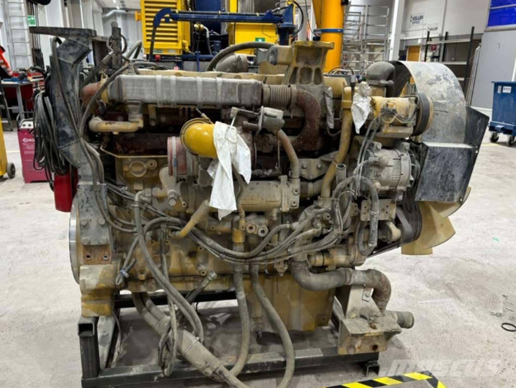 CAT C 13 حفارات زحافة