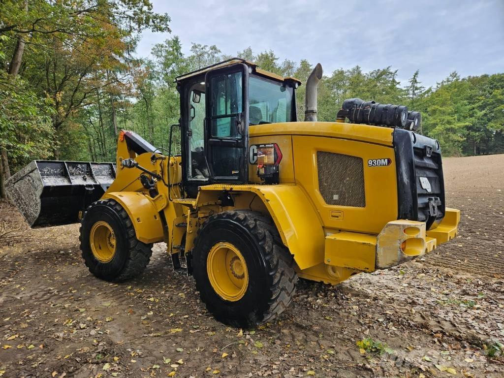 CAT 930 M لوادر بعجل