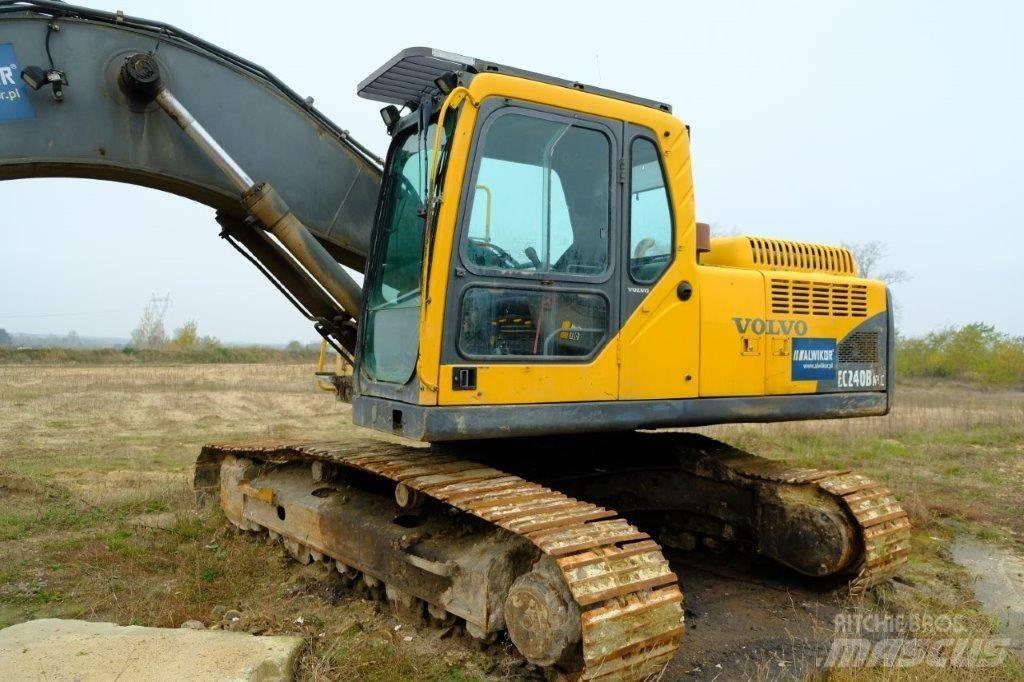 Volvo EC 240 kabina كابينة والداخلية
