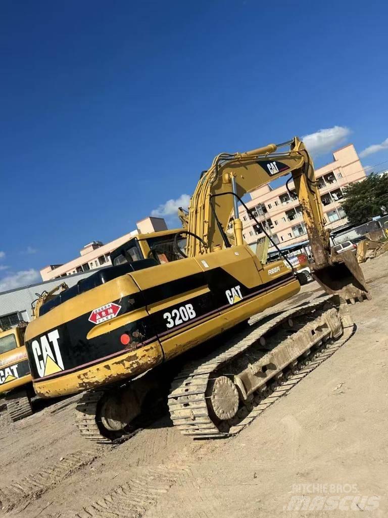 CAT 320 B L حفارات زحافة