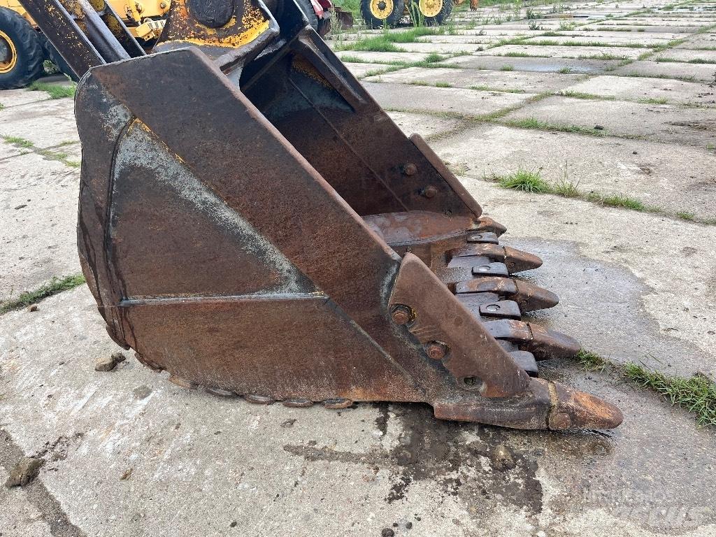 Komatsu PC 300-8 حفارات زحافة
