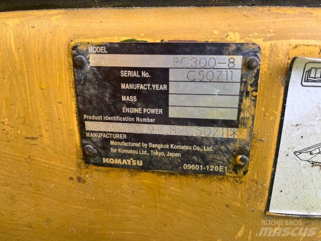 Komatsu PC 300-8 حفارات زحافة