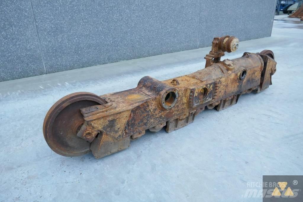 CAT 261-3079 الشاسيه والتعليق