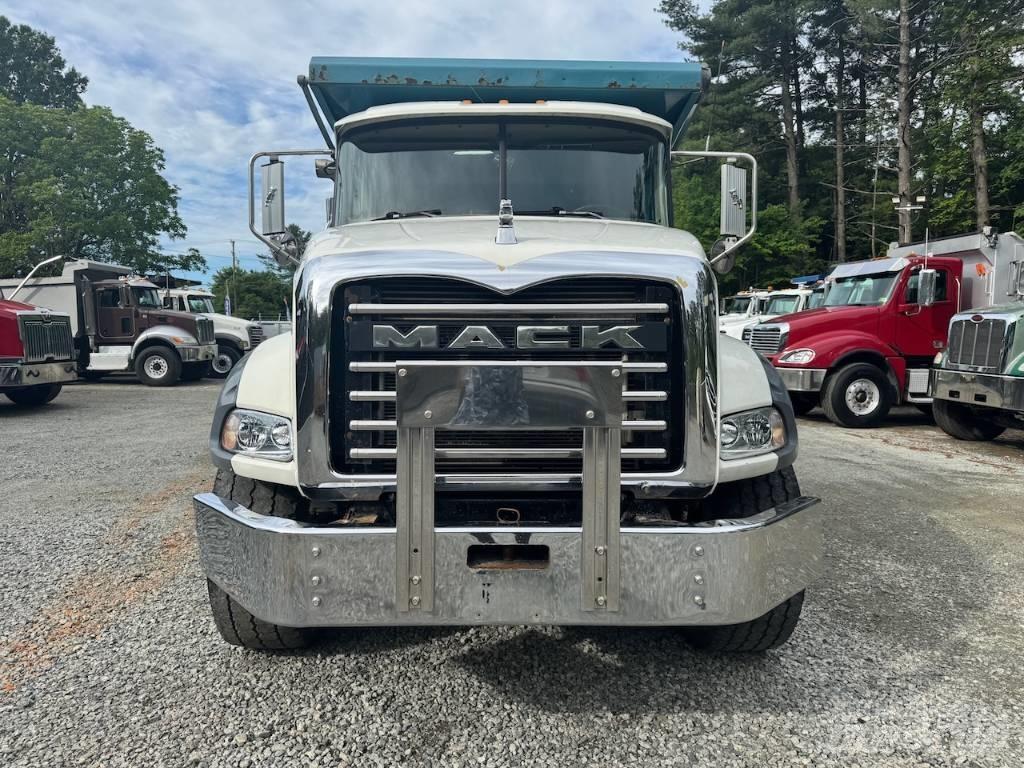 Mack Granite CT 713 شاحنات قلابة