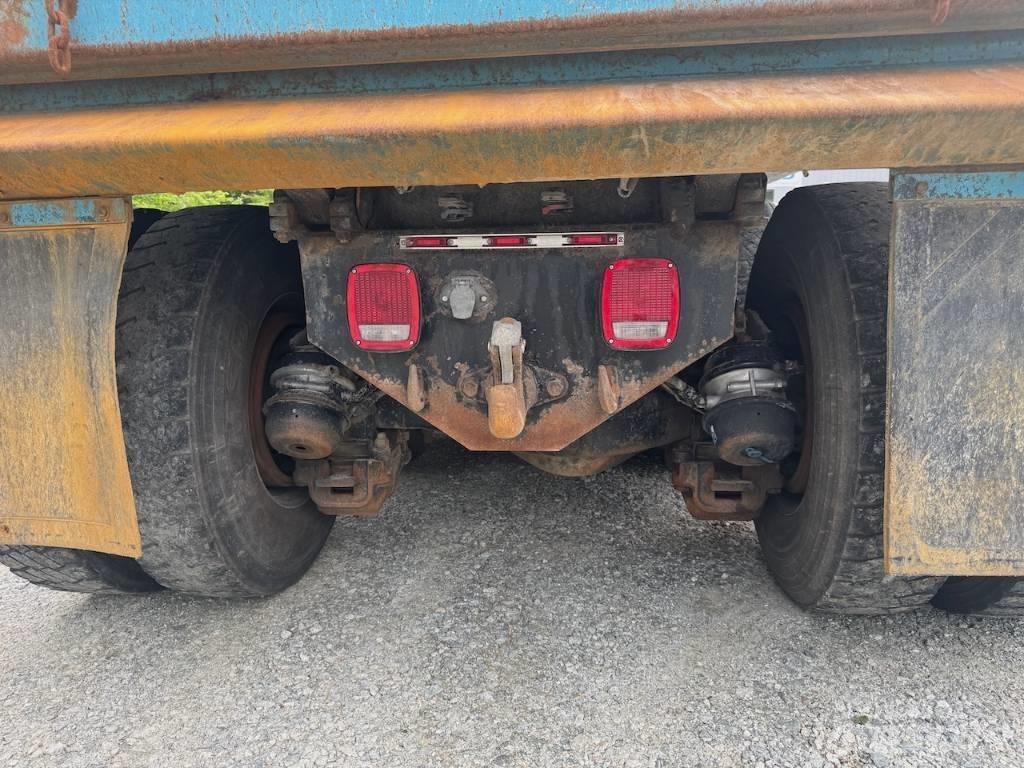 Mack Granite CT 713 شاحنات قلابة