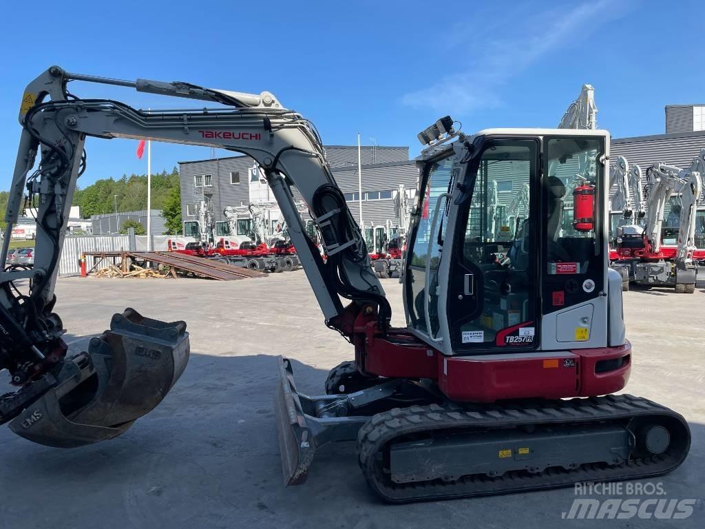 Takeuchi TB 257 FR حفارات صغيرة أقل من 7 طن (حفارات صغيرة)