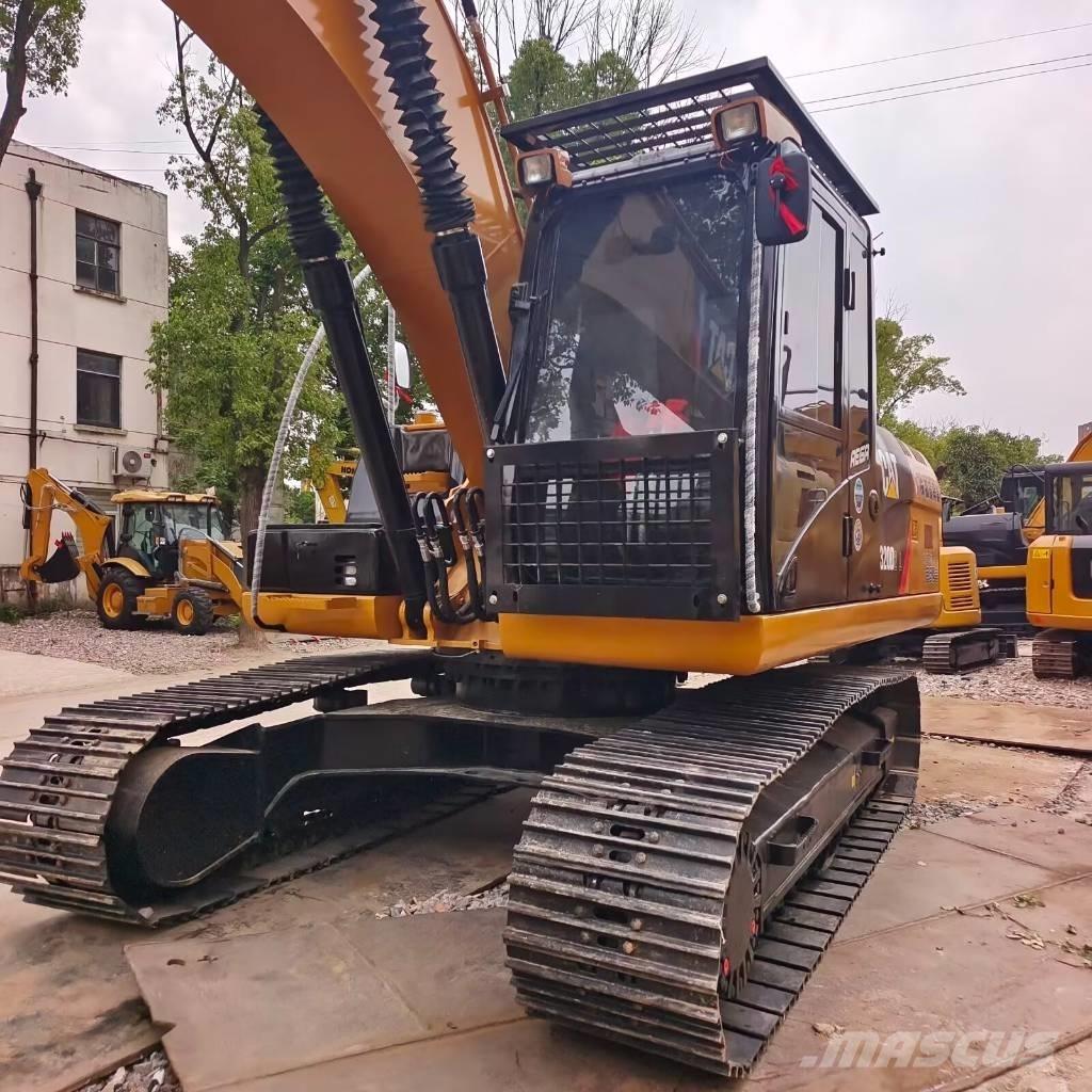 CAT 320 D2L حفارات زحافة