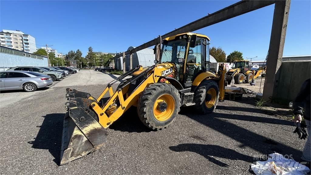 JCB 4CX PRO لوادر ذات جرافات عكسية