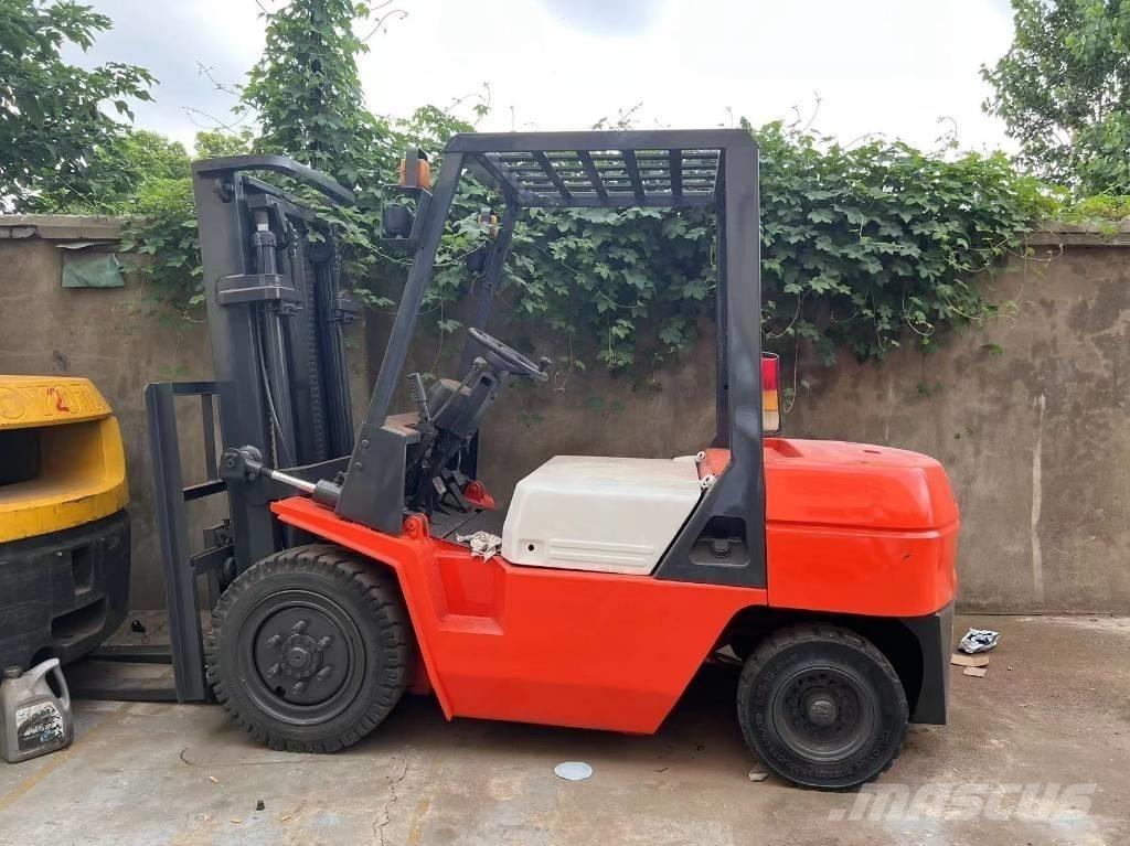 Heli 3 Ton شاحنات الديزل