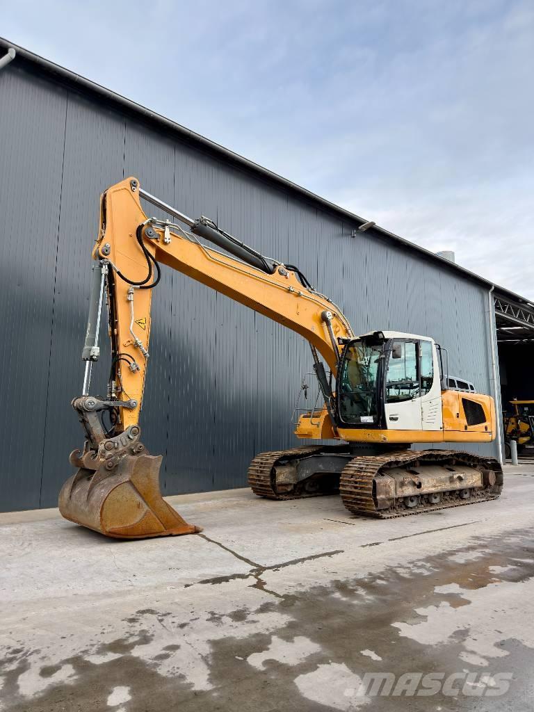 Liebherr R922 SLC حفارات زحافة