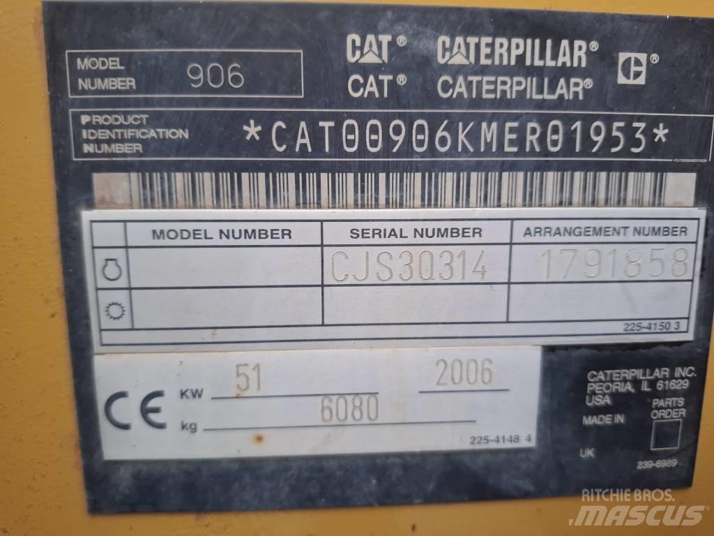 CAT 906 لوادر بعجل