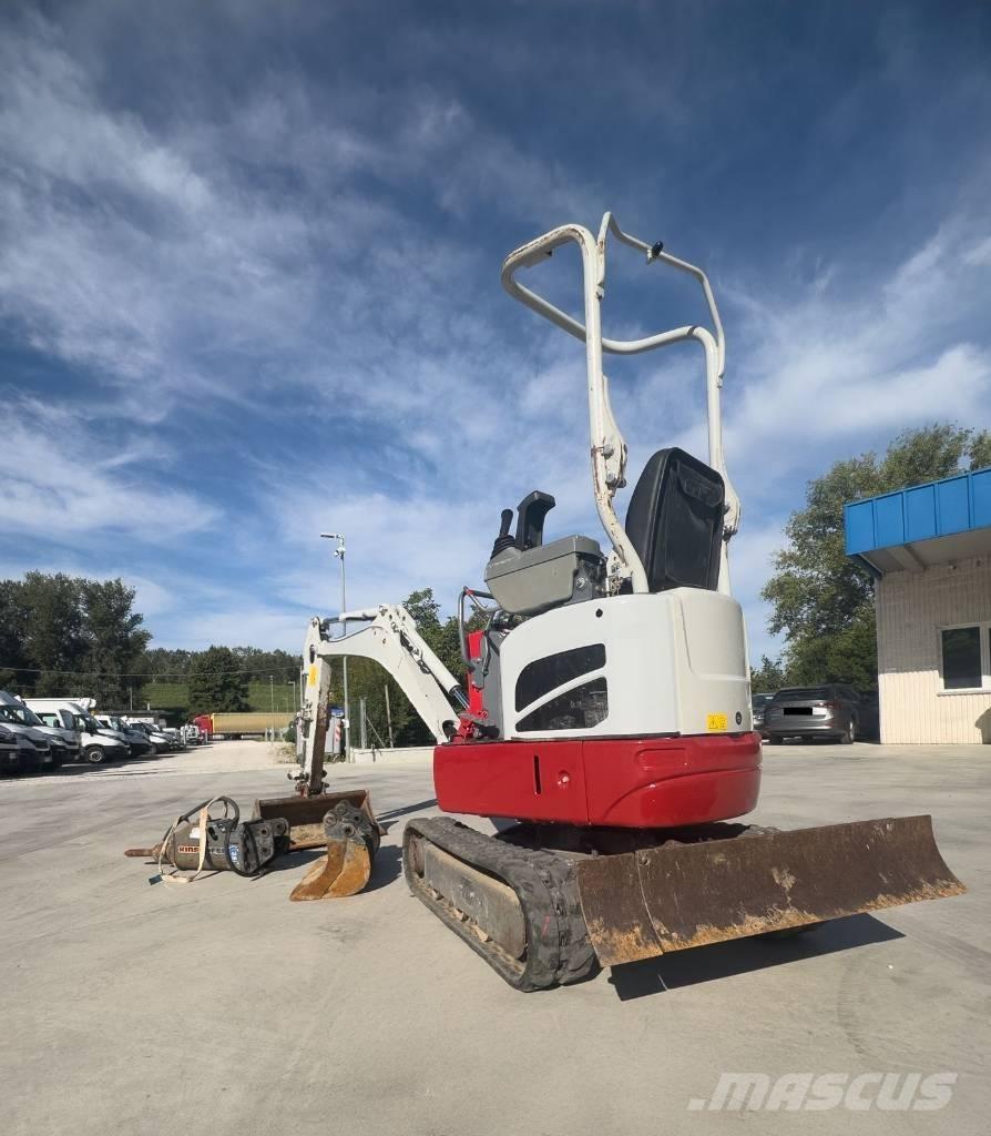 Takeuchi TB 210 R حفارات صغيرة أقل من 7 طن (حفارات صغيرة)