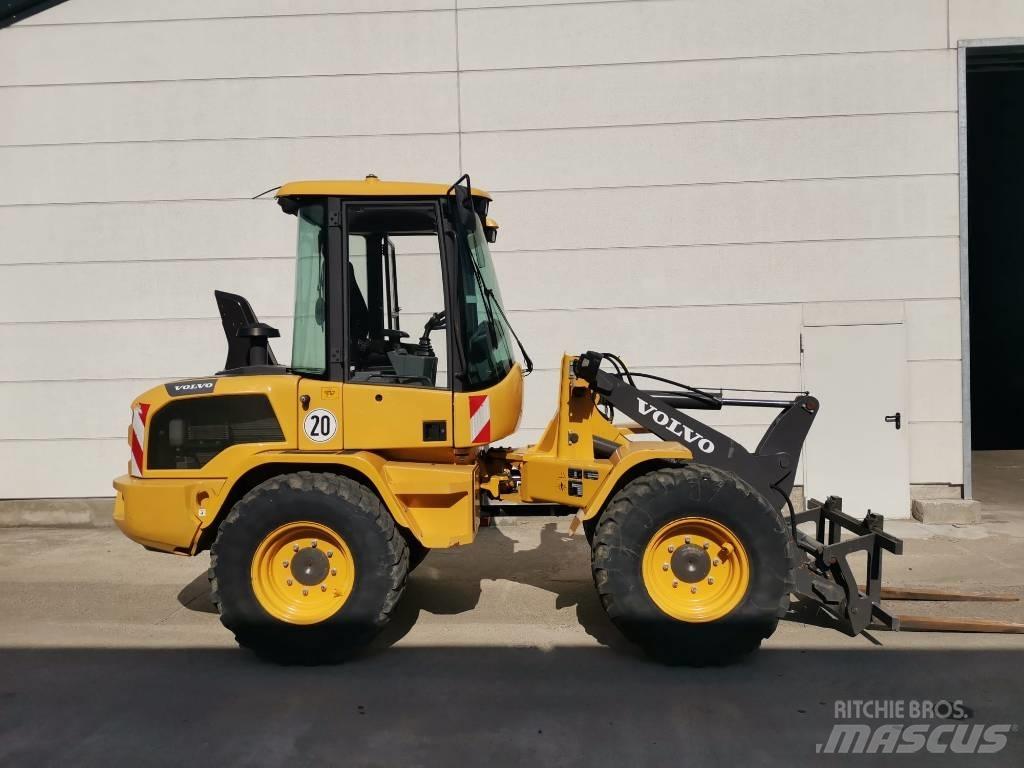 Volvo Radlader L30G لوادر بعجل