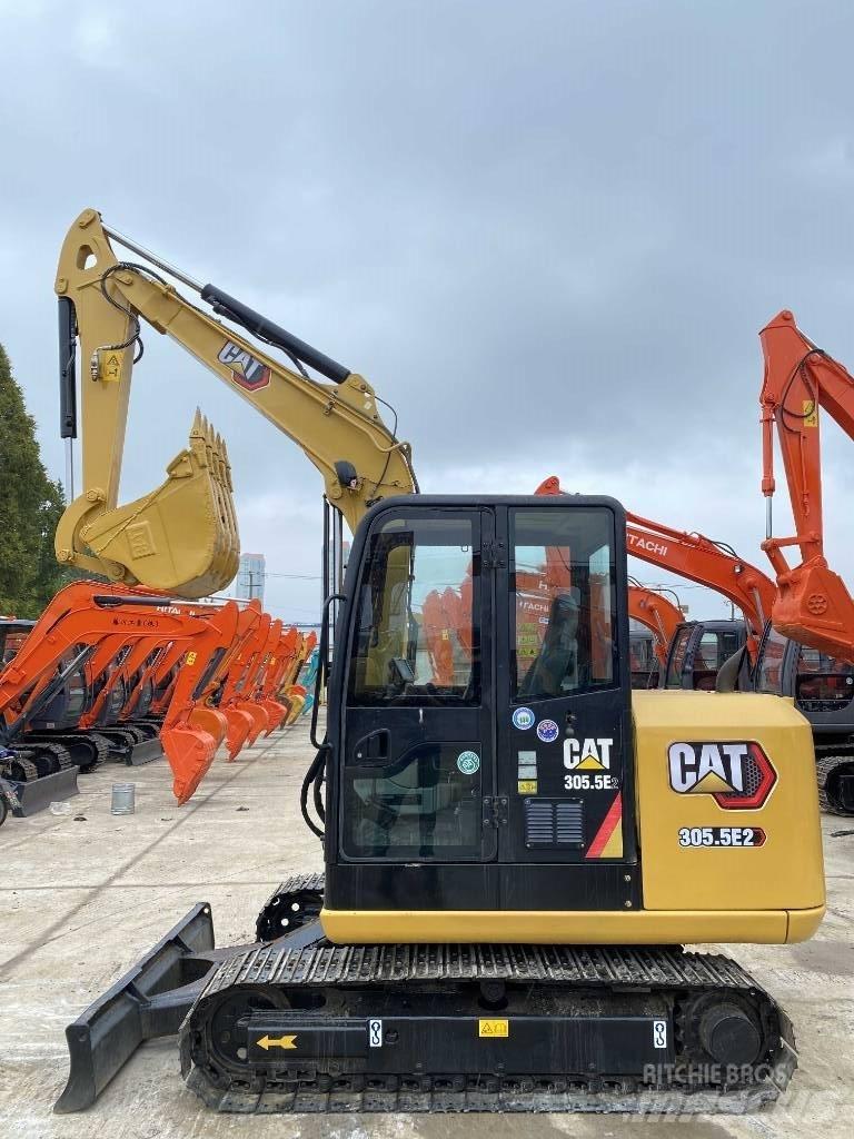CAT 305.5 حفارات زحافة